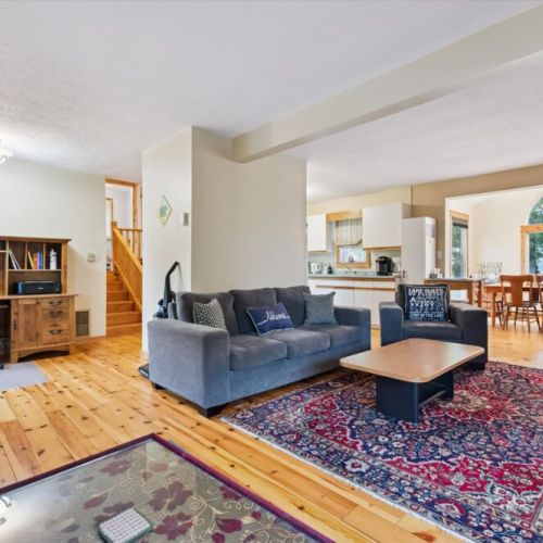 Comfortable and spacious living area for relaxing together