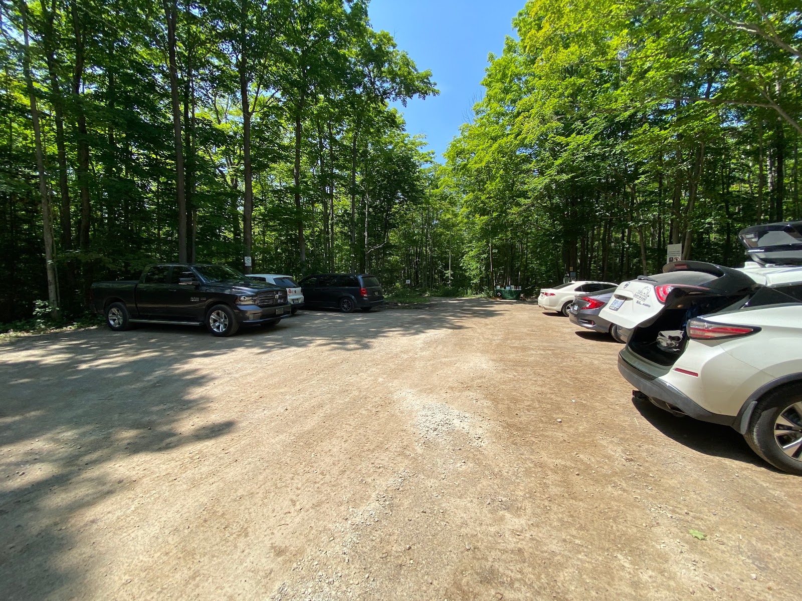 Roadside Parking - Grey Bruce Cottages Inc.